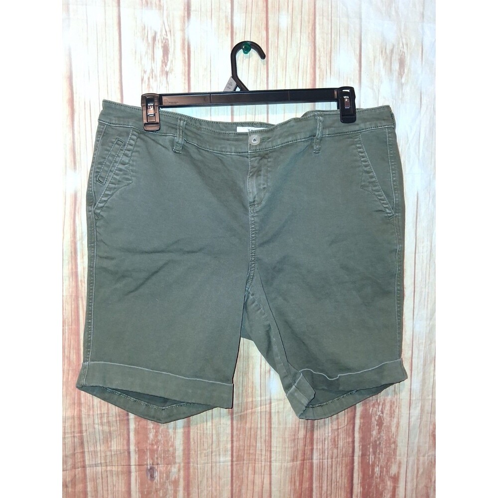 Torrid Olive Bermuda Shorts Sz 18